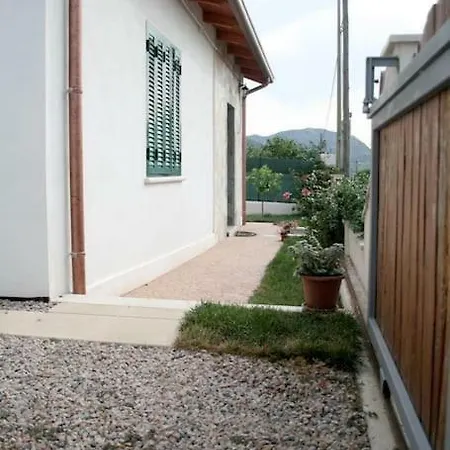 Holiday home 8 Via V. Monti *